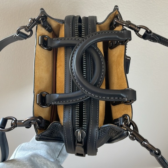 Coach Rogue 20 purse bag Black Pewter pebbled leather Basically New! 🏷️🖤 - Picture 5 of 15